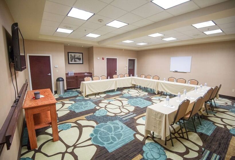 호텔 Hampton Inn Brattleboro