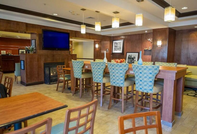 호텔 Hampton Inn Brattleboro