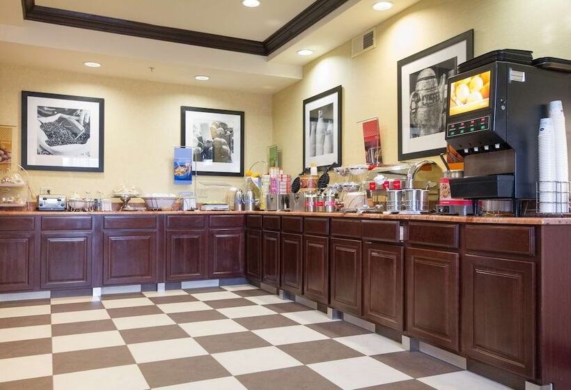 호텔 Hampton Inn Brattleboro