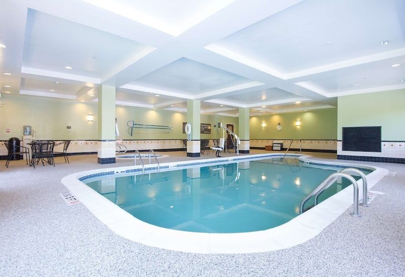 호텔 Hampton Inn Brattleboro