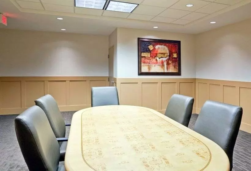 Holiday Inn Hotel & Suites Surrey East Cloverdale, An Ihg