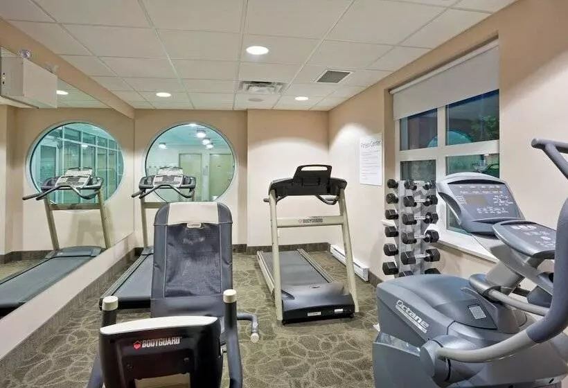 Holiday Inn Hotel & Suites Surrey East Cloverdale, An Ihg