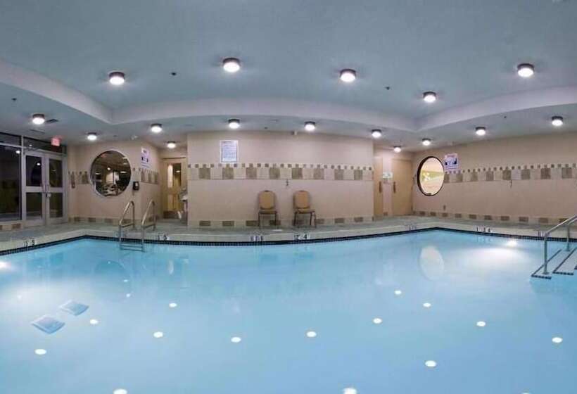 Holiday Inn Hotel & Suites Surrey East Cloverdale, An Ihg