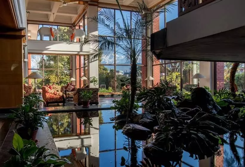 هتل Pokhara Grande