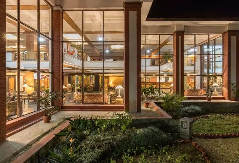 هتل Pokhara Grande