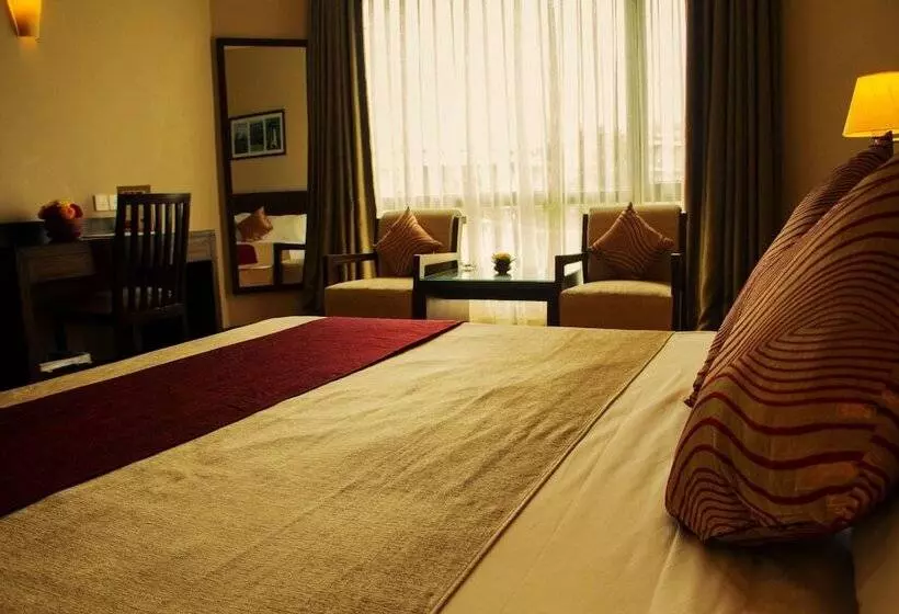 هتل Pokhara Grande