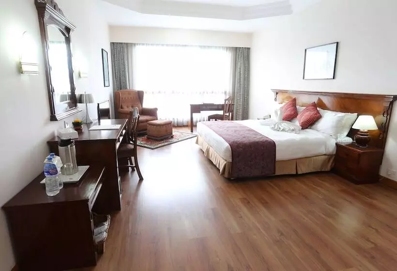 هتل Pokhara Grande