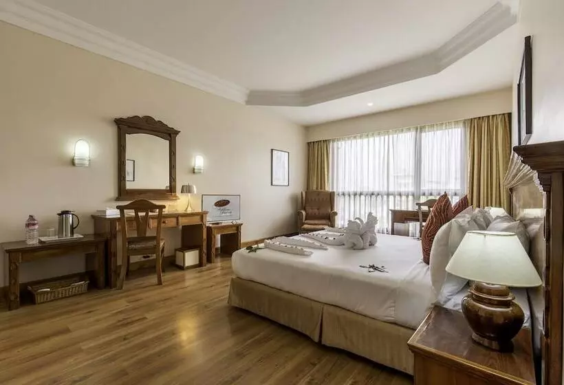 هتل Pokhara Grande