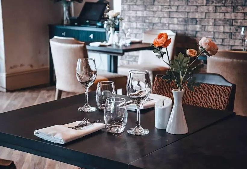 Thames Riviera Hotel, Sure Hotel Collection By Best Western