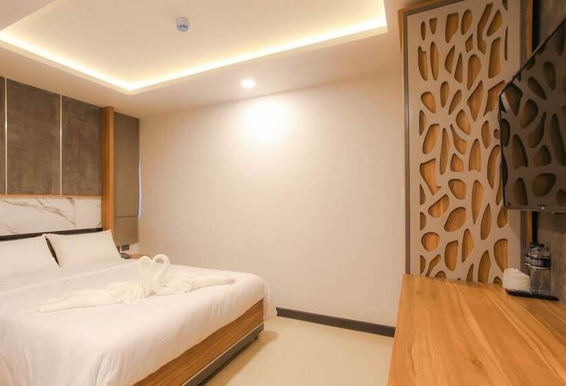 The Mantra Hotel Kata Noi