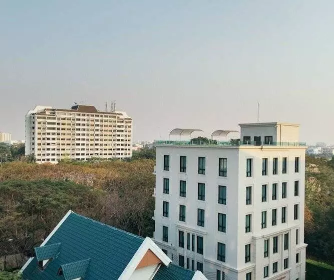 هتل Thomson Residence