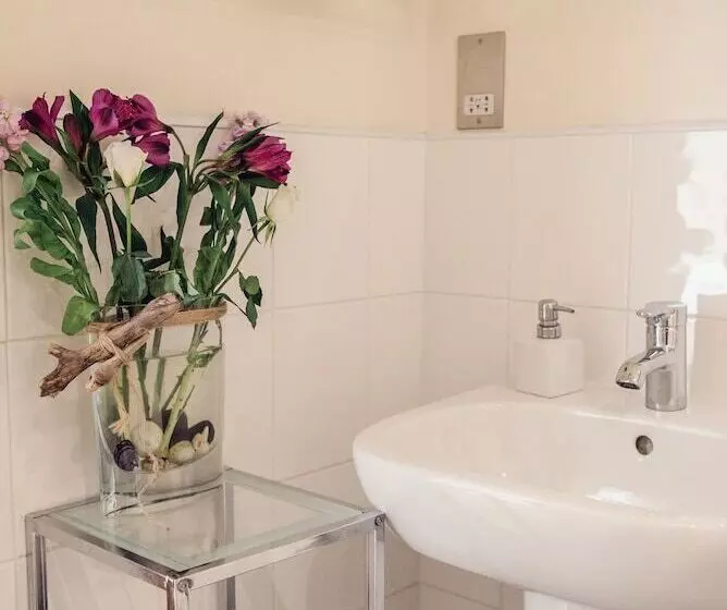 Padstow Breaks   Duke House