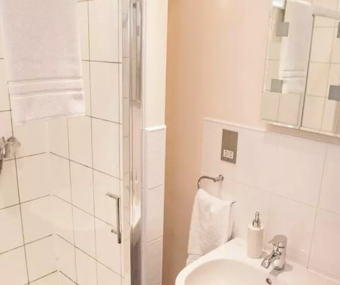 Padstow Breaks   Duke House