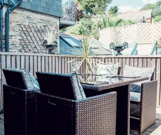 Padstow Breaks   Duke House