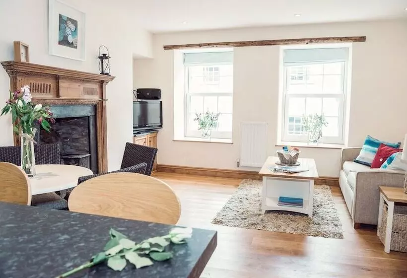 Padstow Breaks   Duke House