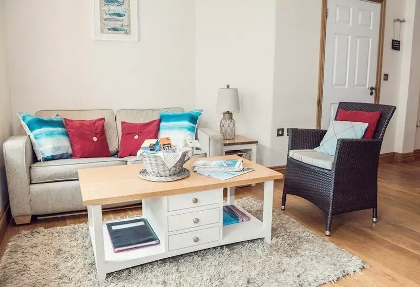 Padstow Breaks   Duke House