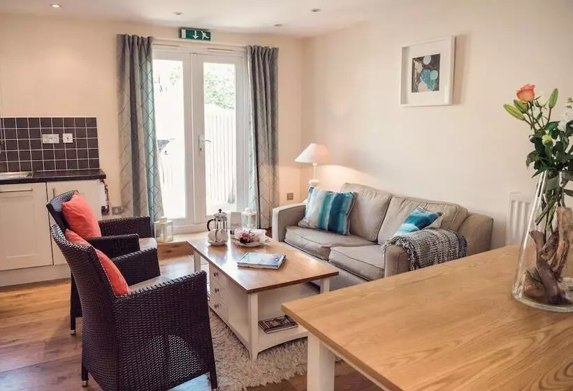 Padstow Breaks   Duke House