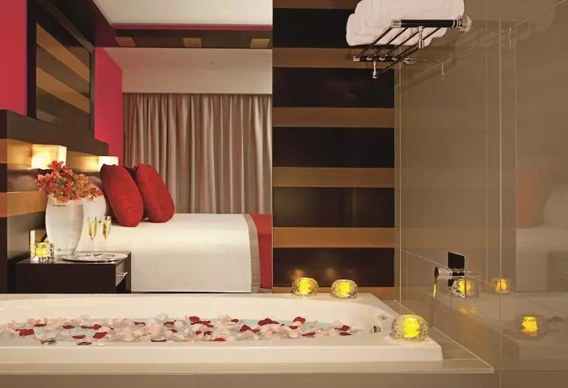 Secrets Huatulco Resort & Spa