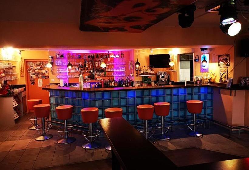 Adrenalin Backpackers Hostel