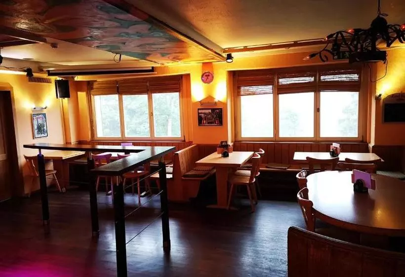 Adrenalin Backpackers Hostel