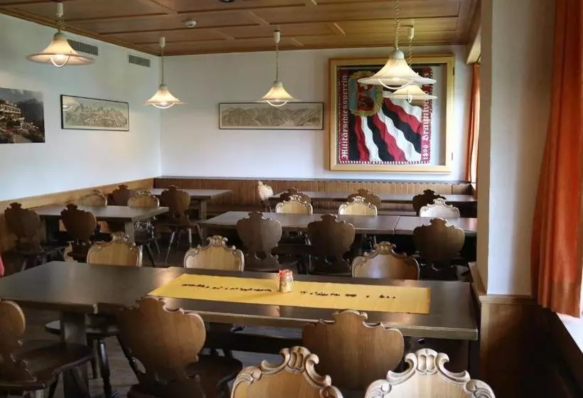 Adrenalin Backpackers Hostel