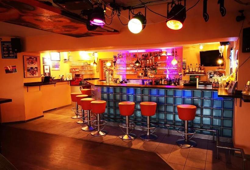 Adrenalin Backpackers Hostel