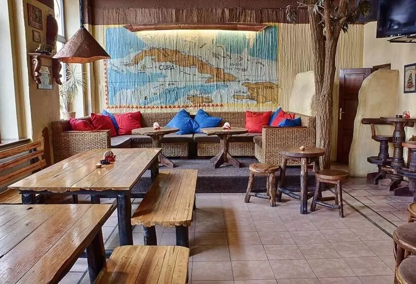 Cuba Bar & Hostel