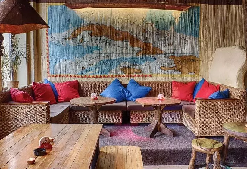 Cuba Bar & Hostel