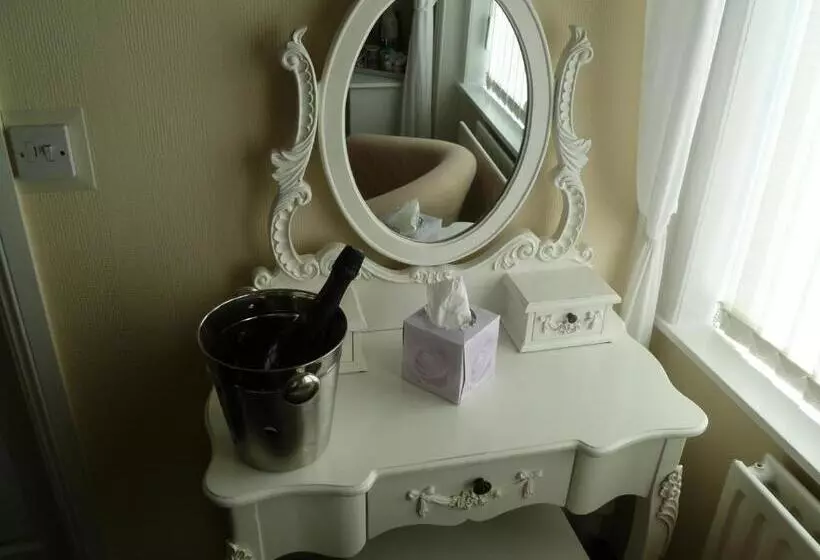 Greenlaw Guest House