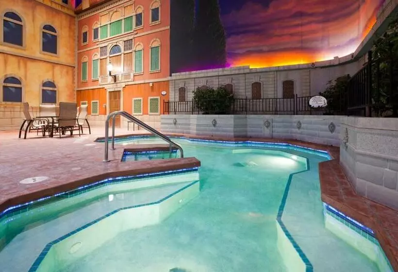 Holiday Inn Hotel & Suites Maple Grove Northwest Minneapolis Arbor Lakes, An Ihg