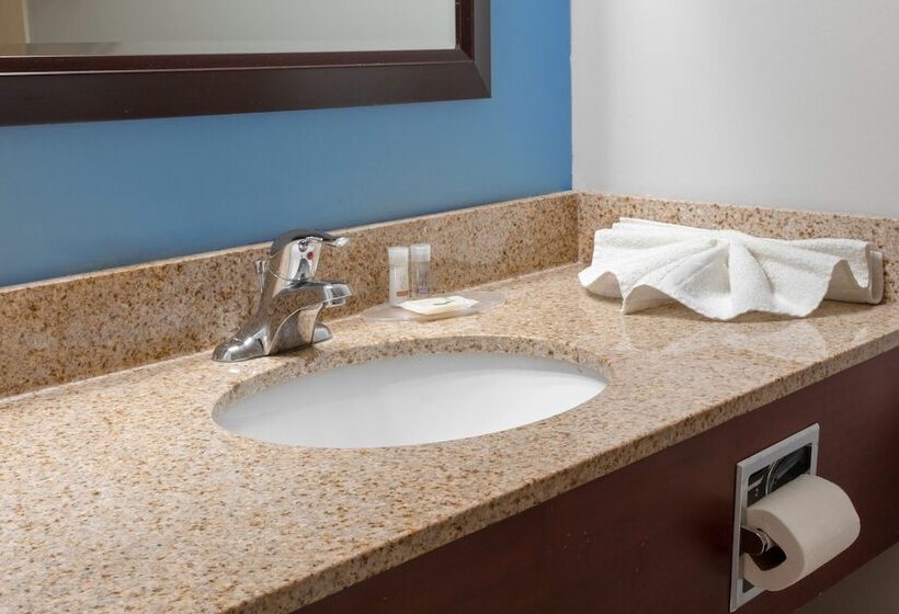 فندق Signature Inn & Suites Hamilton