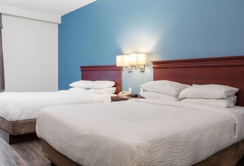 فندق Signature Inn & Suites Hamilton