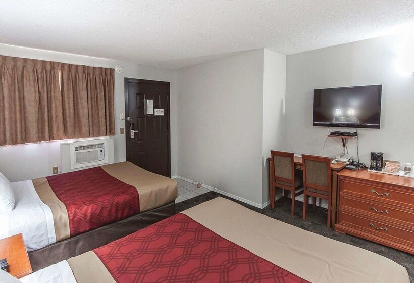 Отель Econo Lodge Inn & Suites Drumheller