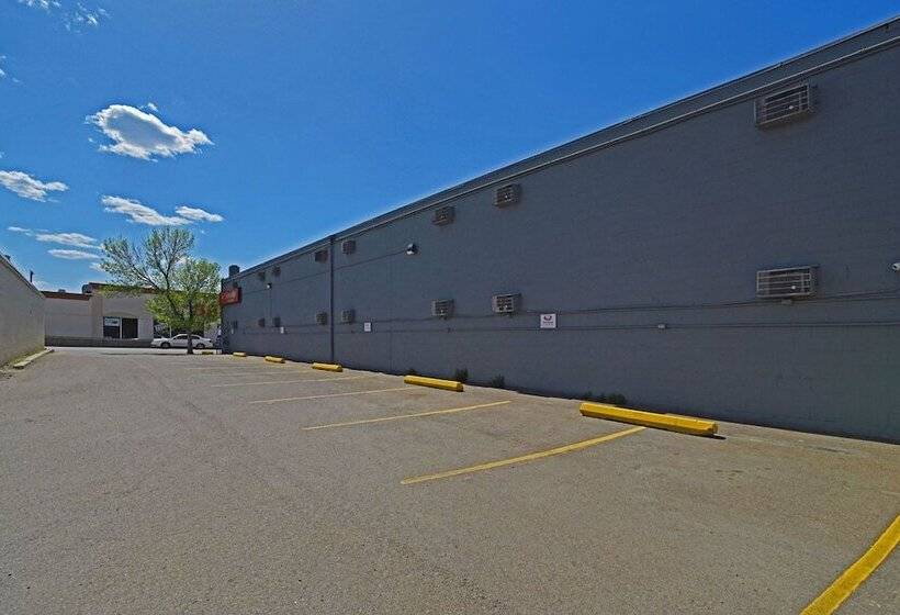 Отель Econo Lodge Inn & Suites Drumheller