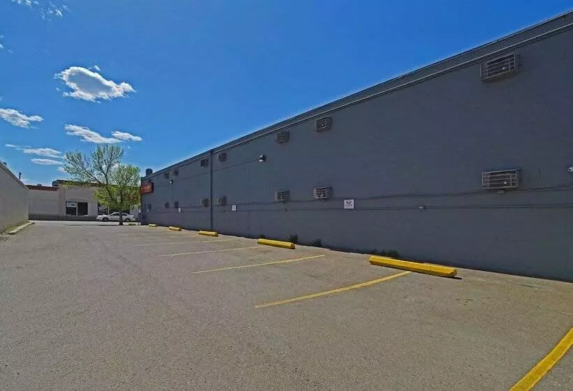 Отель Econo Lodge Inn & Suites Drumheller