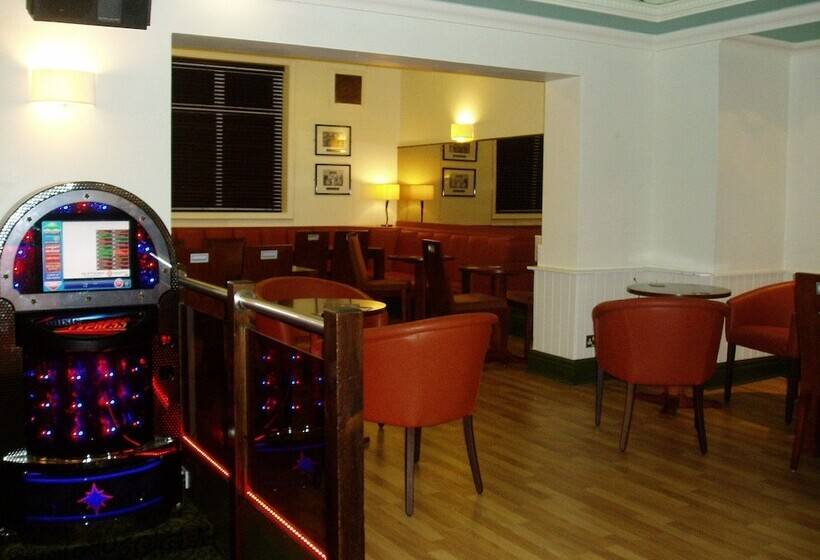 Hanover Hotel & Mccartney S Bar