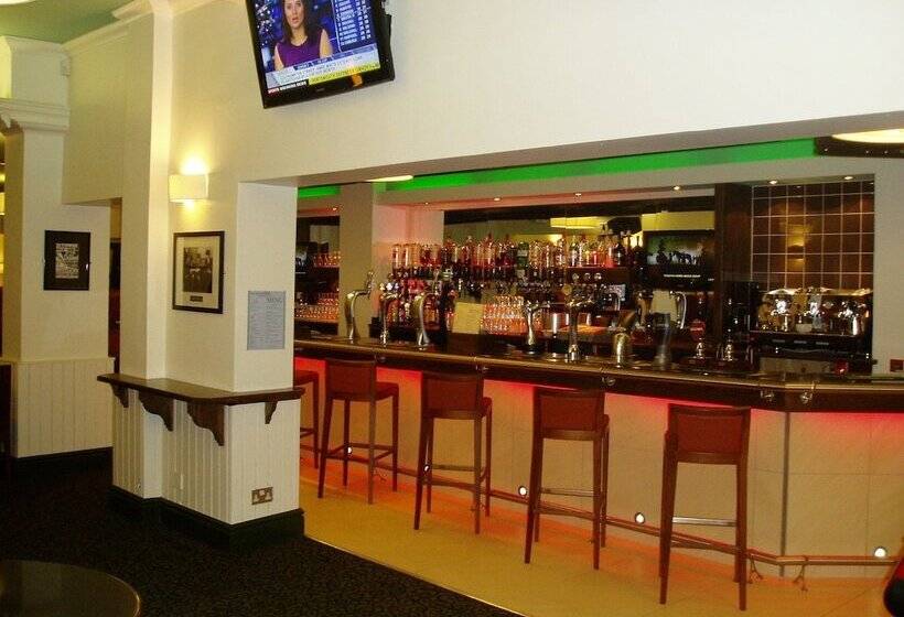 Hanover Hotel & Mccartney S Bar