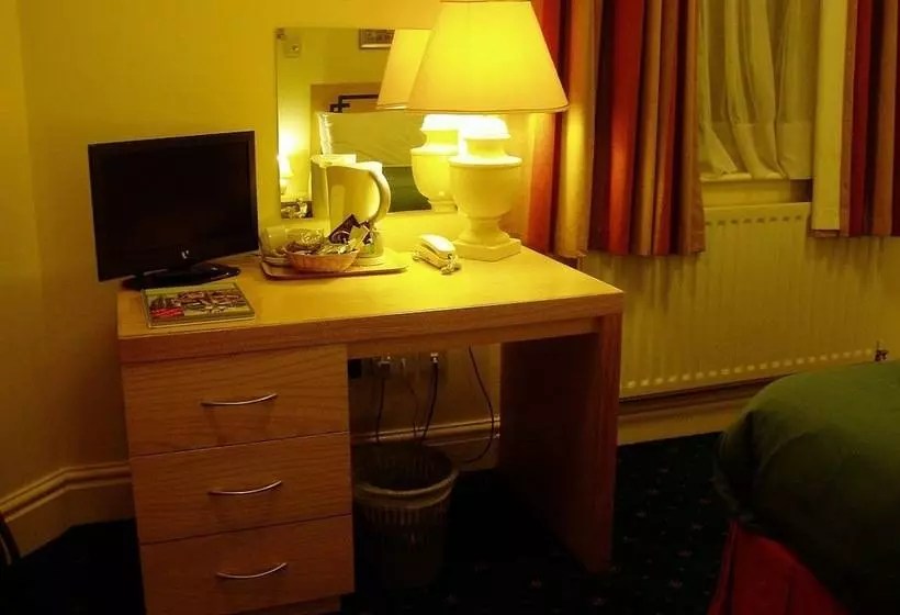 Hanover Hotel & Mccartney S Bar