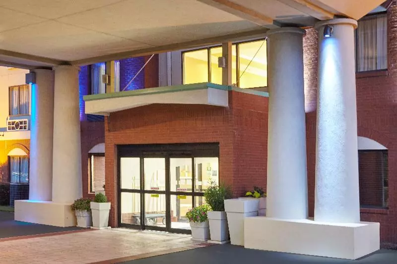 Отель Holiday Inn Express & Suites Bufordmall Of Georgia