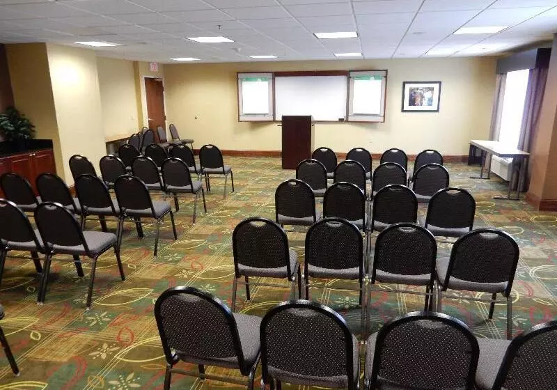 Отель Holiday Inn Express & Suites Bufordmall Of Georgia