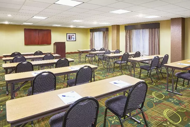 Отель Holiday Inn Express & Suites Bufordmall Of Georgia