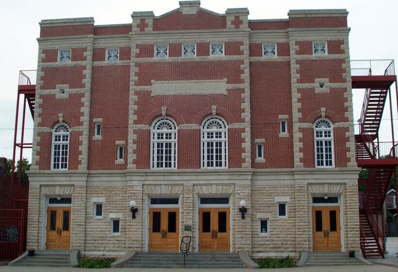 Holiday Inn Express Hotel & Suites Concordia Us 81, An Ihg