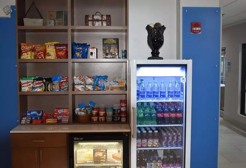 Holiday Inn Express Hotel & Suites Mcpherson, An Ihg