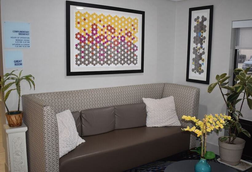 Holiday Inn Express Hotel & Suites Mcpherson, An Ihg