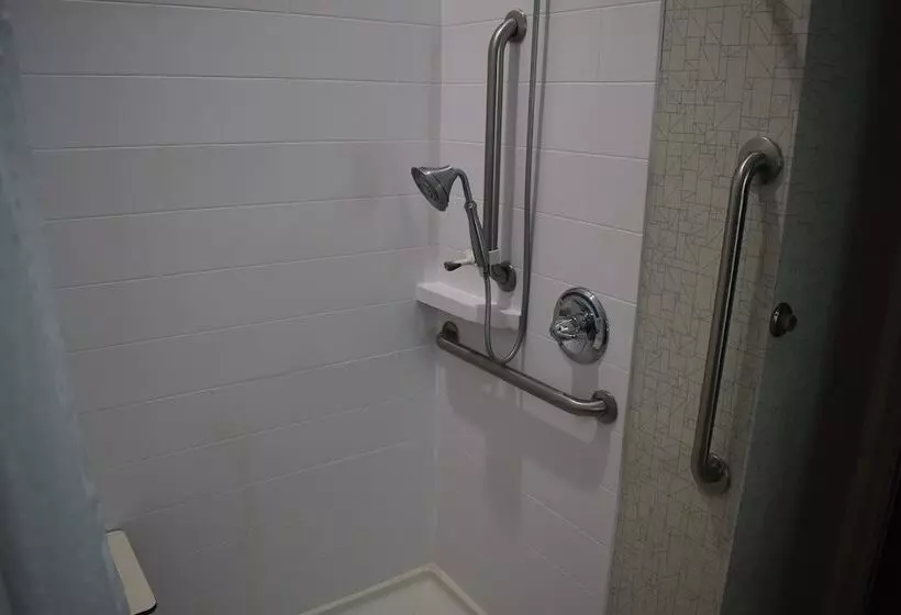 Holiday Inn Express Hotel & Suites Mcpherson, An Ihg