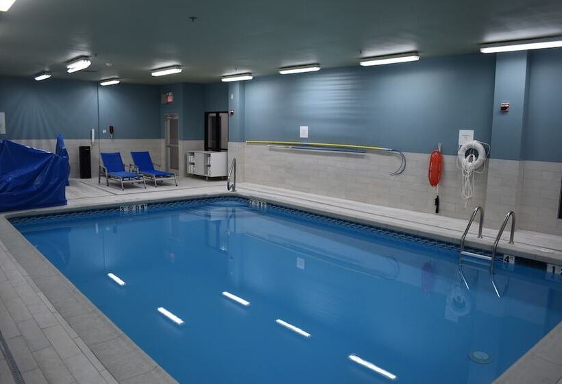 Holiday Inn Express Hotel & Suites Mcpherson, An Ihg