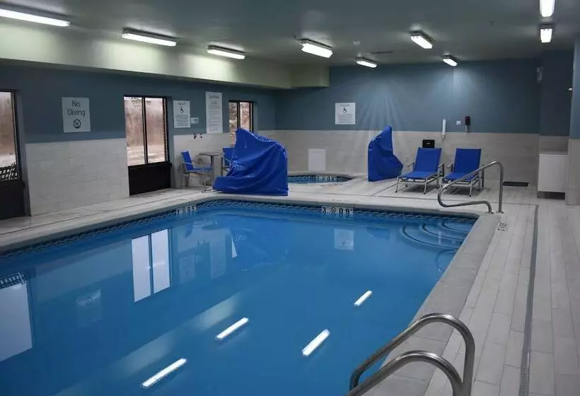 Holiday Inn Express Hotel & Suites Mcpherson, An Ihg