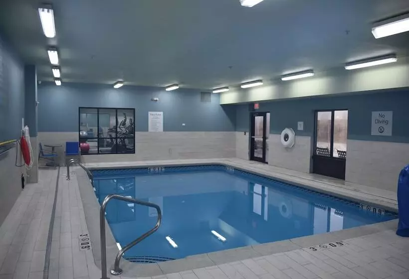 Holiday Inn Express Hotel & Suites Mcpherson, An Ihg