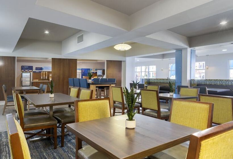 Holiday Inn Express Hotel & Suites   The Villages, An Ihg