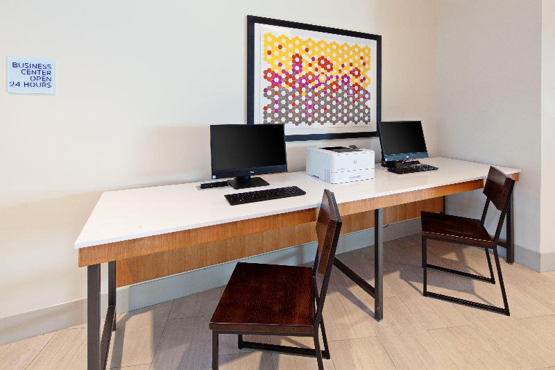 Holiday Inn Express Hotel & Suites Ventura Harbor, An Ihg